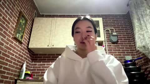 Emma online show from January 6, 2:10 pm