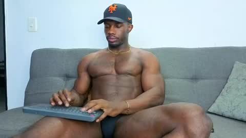 Snapshot of denzel_koose chatting on April 28, 10:48 pm The King Denzel online show from April 28, 10:48 pm