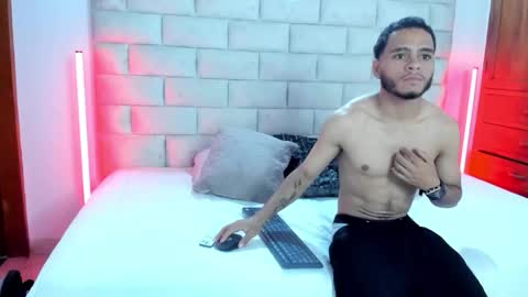 Snapshot of denzelvelez chatting on January 11, 3:22 am David online show from January 11, 3:22 am