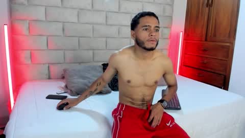 Snapshot of denzelvelez chatting on January 12, 3:01 am David online show from January 12, 3:01 am