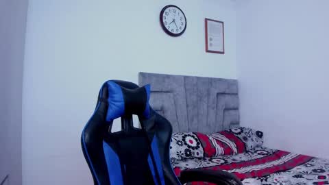 Snapshot of deonjhonson chatting on December 11, 12:23 am deon jhonson online show from December 11, 12:23 am