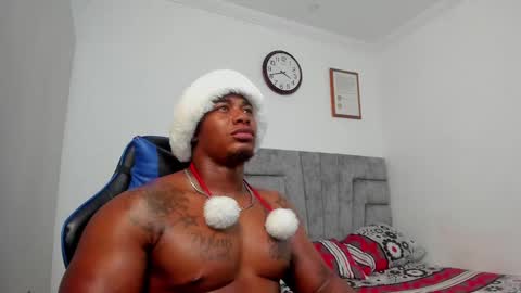 Snapshot of deonjhonson chatting on December 11, 8:39 pm deon jhonson online show from December 11, 8:39 pm