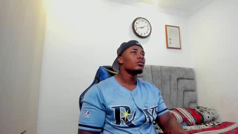 Snapshot of deonjhonson chatting on December 12, 6:42 pm deon jhonson online show from December 12, 6:42 pm