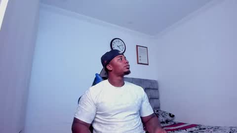 Snapshot of deonjhonson chatting on December 16, 9:09 pm deon jhonson online show from December 16, 9:09 pm