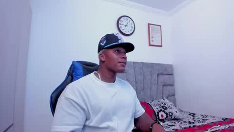 Snapshot of deonjhonson chatting on December 31, 5:44 am deon jhonson online show from December 31, 5:44 am
