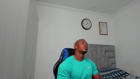 Snapshot of deonjhonson chatting on January 18, 7:04 pm deon jhonson online show from January 18, 7:04 pm
