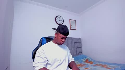 Snapshot of deonjhonson chatting on January 25, 11:13 am deon jhonson online show from January 25, 11:13 am