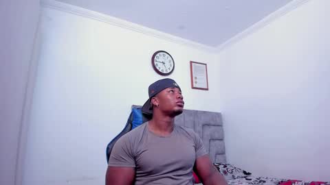 Snapshot of deonjhonson chatting on January 27, 9:44 am deon jhonson online show from January 27, 9:44 am