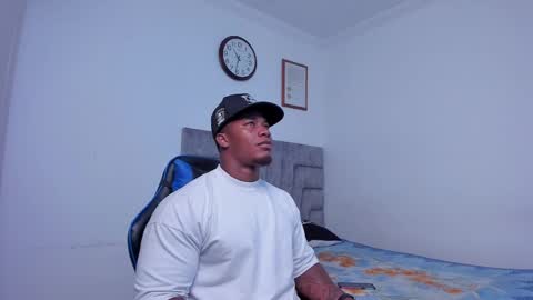 Snapshot of deonjhonson chatting on February 25, 3:31 am deon jhonson online show from February 25, 3:31 am