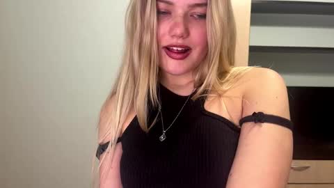 Luna online show from February 14, 3:53 pm