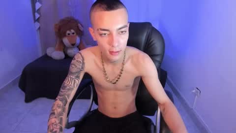 Snapshot of dereck_boyy_ chatting on February 11, 5:01 am Dereck Boy online show from February 11, 5:01 am