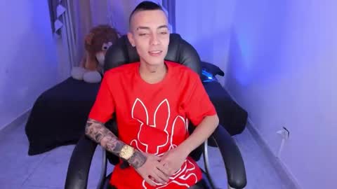 Snapshot of dereck_boyy_ chatting on February 16, 4:08 am Dereck Boy online show from February 16, 4:08 am