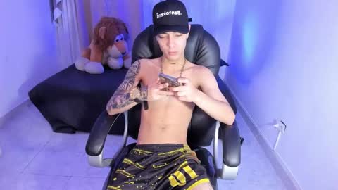 Snapshot of dereck_boyy_ chatting on February 28, 5:41 am Dereck Boy online show from February 28, 5:41 am