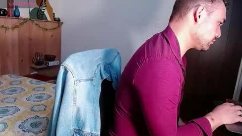 Dereck Mills3 online show from January 13, 2:39 am