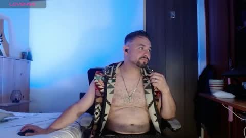 Dereck Mills3 online show from February 21, 3:51 am