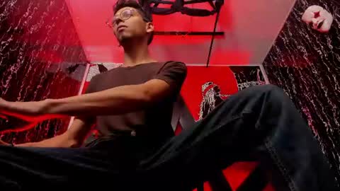 Snapshot of dereck_monroe chatting on July 9, 5:17 pm Dereck online show from July 9, 5:17 pm