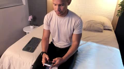 Dereck Myers online show from December 16, 2:15 am