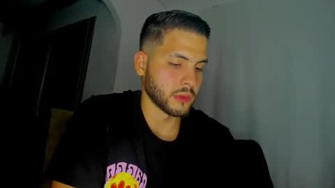 dereckhardd online show from May 12, 2:08 am