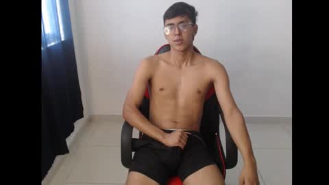 Derek online show from September 20, 8:32 pm