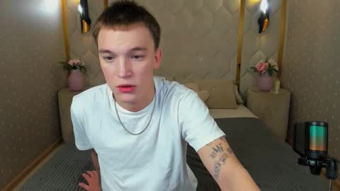 Snapshot of derek_banville chatting on November 28, 1:36 pm Derek online show from November 28, 1:36 pm