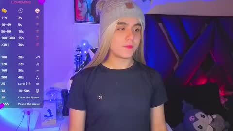 Snapshot of derek_greyy_ chatting on November 10, 11:15 pm derek grey online show from November 10, 11:15 pm