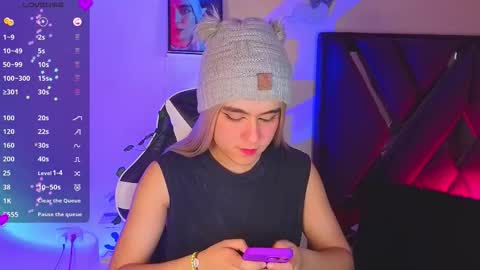 Snapshot of derek_greyy_ chatting on November 12, 6:52 pm derek grey online show from November 12, 6:52 pm