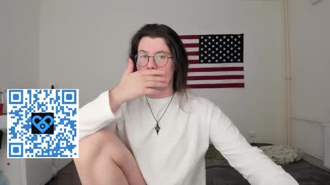 Derek online show from October 17, 3:03 pm