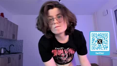 Derek online show from March 8, 6:01 pm