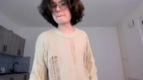 Derek online show from April 16, 9:39 pm