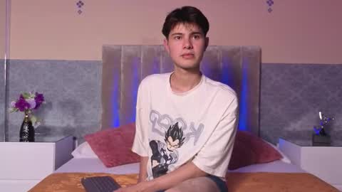 Snapshot of derek_sinn chatting on February 12, 9:10 pm derek_sinn online show from February 12, 9:10 pm