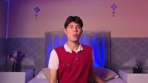 Snapshot of derek_sinn chatting on February 19, 8:16 pm derek_sinn online show from February 19, 8:16 pm