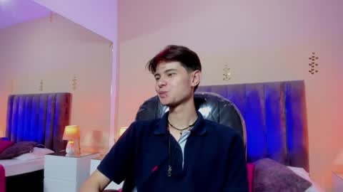 derek_sinn online show from March 28, 8:08 pm