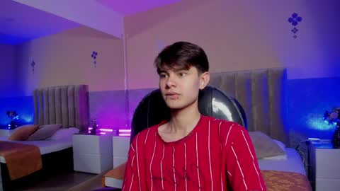 derek_sinn online show from April 10, 8:57 pm