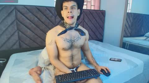derek_voss online show from May 6, 3:06 pm