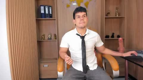 derek_voss online show from May 13, 1:30 pm