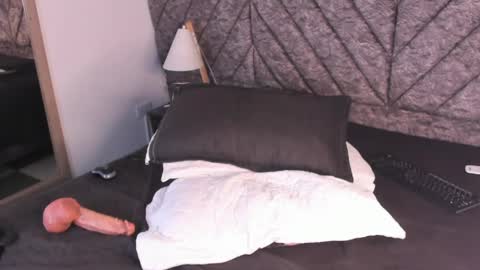 derek_voss online show from May 14, 2:35 pm