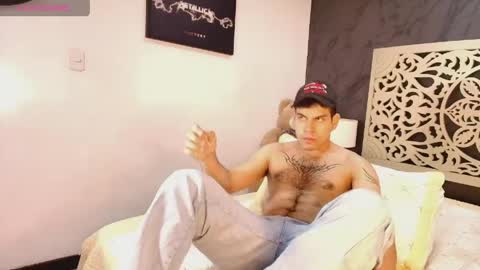 derek_voss online show from May 18, 1:06 pm