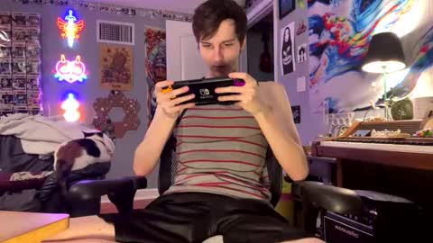 derekdings online show from November 17, 11:32 pm