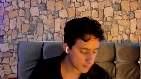 DEREKK   online show from January 22, 6:10 am