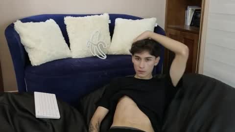 Derek online show from November 12, 11:36 pm