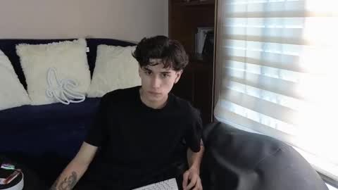 Derek online show from November 14, 6:50 pm