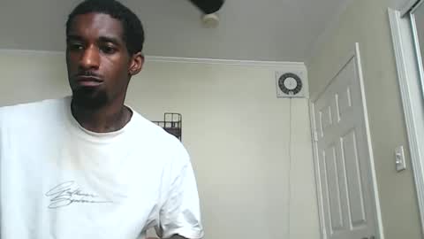 Snapshot of derekthetruth2 chatting on June 10, 3:44 pm derekthetruth2 online show from June 10, 3:44 pm