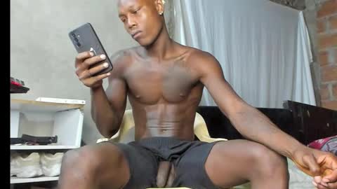 Snapshot of derekward01 chatting on November 6, 10:32 pm DerekWard online show from November 6, 10:32 pm