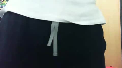 Snapshot of derkleineliebling chatting on February 23, 1:52 pm derkleineliebling online show from February 23, 1:52 pm