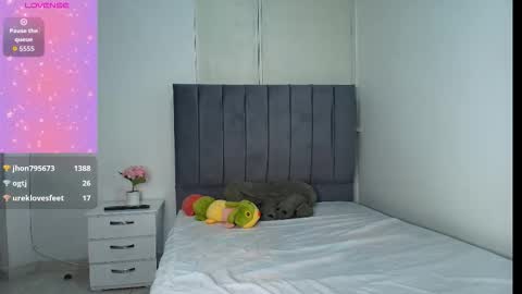 Snapshot of derly_cuervo703031 chatting on March 11, 6:25 pm derly_cuervo703031 online show from March 11, 6:25 pm