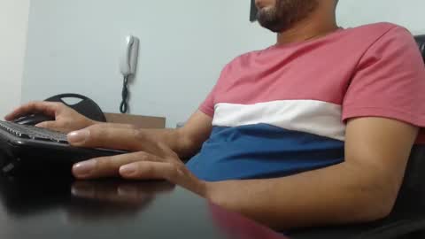 Snapshot of derrik_ chatting on December 22, 11:54 am     online show from December 22, 11:54 am