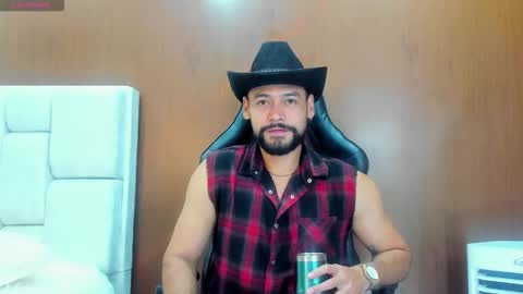 DerryBigger CM online show from October 4, 4:38 pm