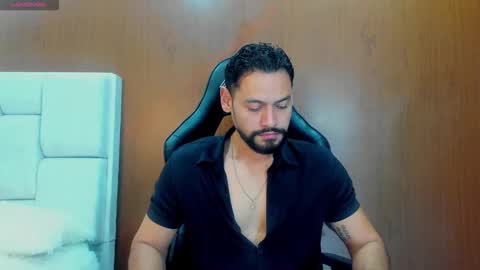 DerryBigger CM online show from October 14, 7:36 pm