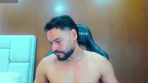 DerryBigger CM online show from December 3, 5:55 pm