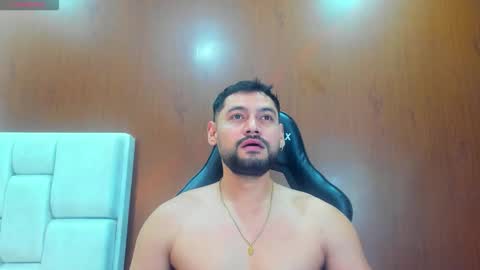 DerryBigger CM online show from February 15, 8:16 pm